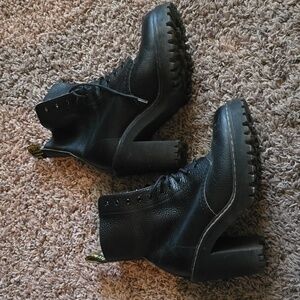 Dr. Marten Chelsea Black leather heel boots